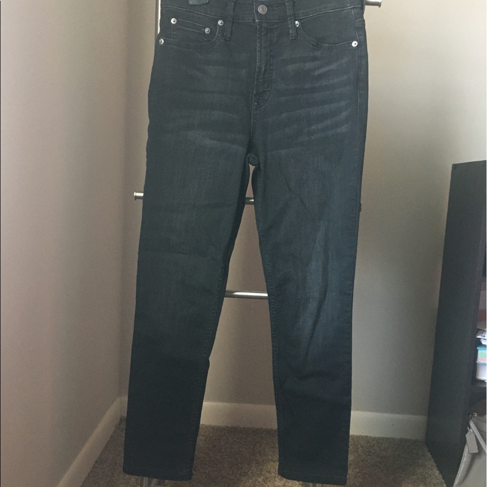 Gap- Super High Rise True Skinny Crop